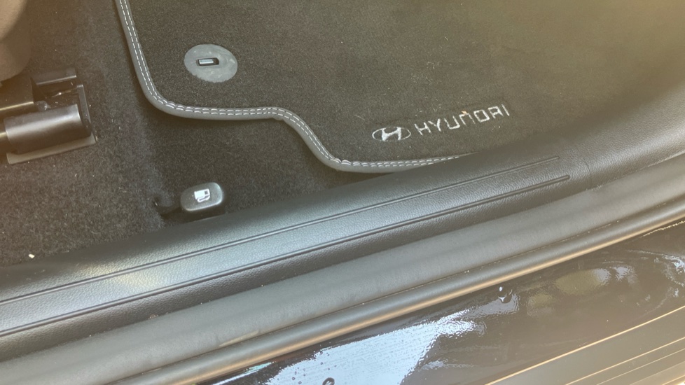 Hyundai KONA 1.6 GDi Hybrid Advance 5dr DCT Hybrid Hatchback - Image 42