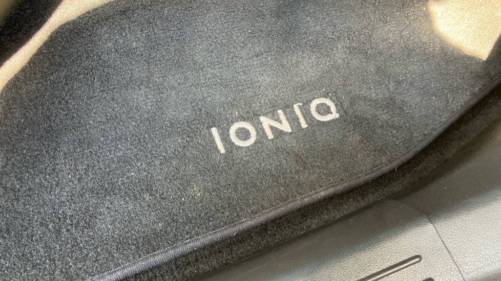 Hyundai IONIQ 5 168kW Premium 77 kWh 5dr Auto [Part Leather] Electric Hatchback - Image 41