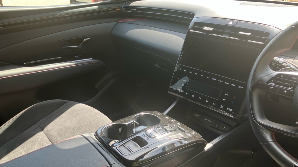 Hyundai TUCSON 1.6 TGDi Plug-in Hybrid N Line 5dr 4WD Auto Estate - Image 14