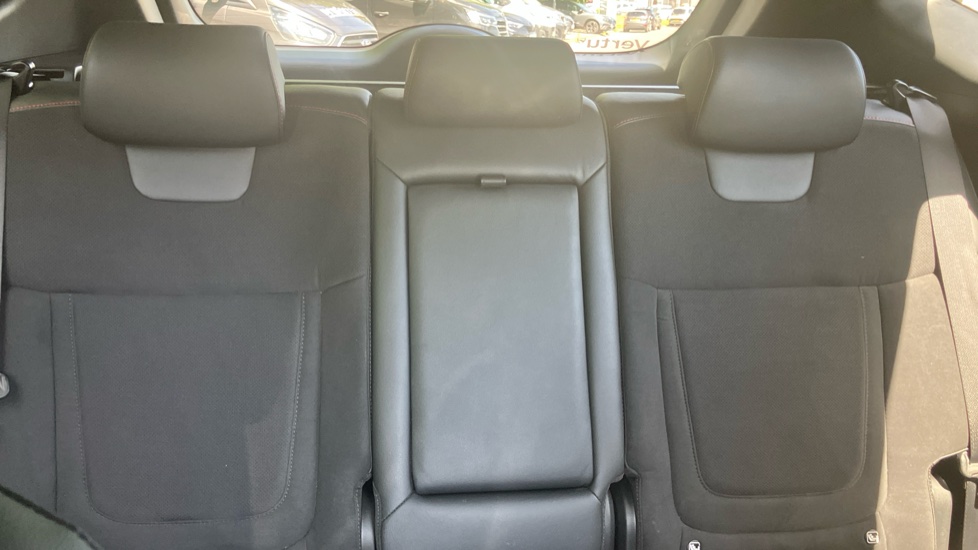 Hyundai TUCSON 1.6 TGDi Plug-in Hybrid N Line 5dr 4WD Auto Estate - Image 15