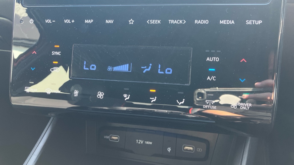 Hyundai TUCSON 1.6 TGDi Plug-in Hybrid N Line 5dr 4WD Auto Estate - Image 23