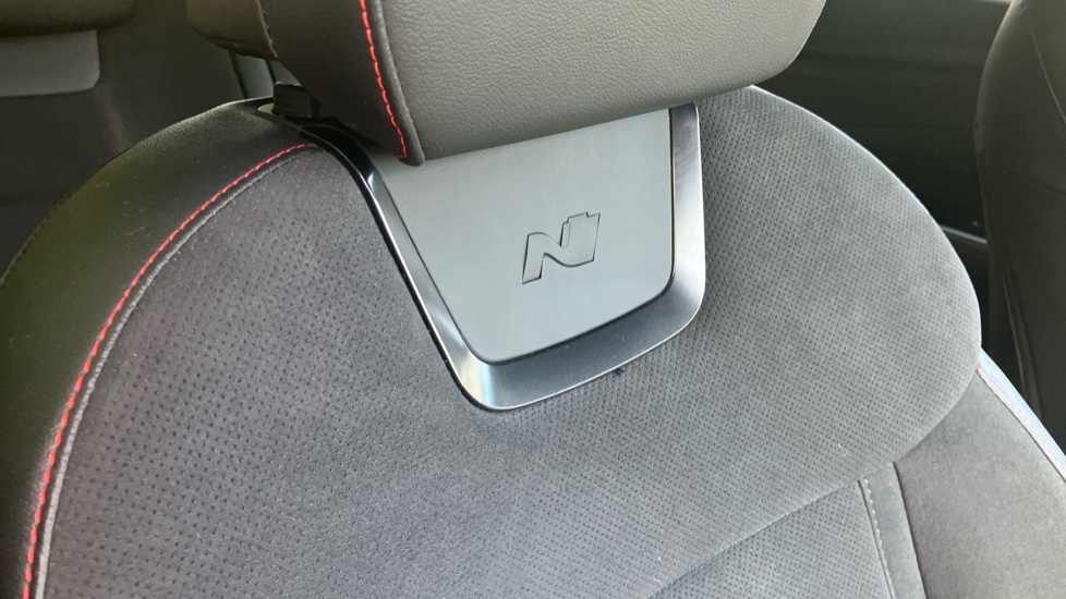 Hyundai TUCSON 1.6 TGDi Plug-in Hybrid N Line 5dr 4WD Auto Estate - Image 32