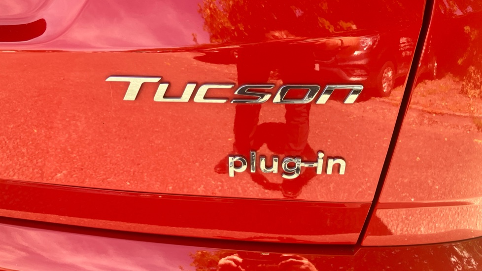 Hyundai TUCSON 1.6 TGDi Plug-in Hybrid N Line 5dr 4WD Auto Estate - Image 38
