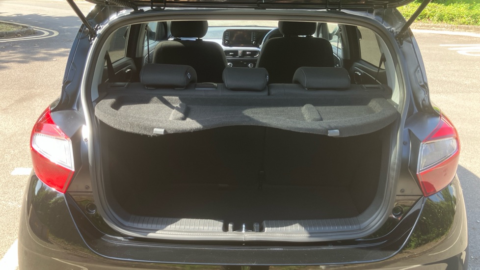 Hyundai i10 1.2 [79] Premium 5dr Auto [Nav] Petrol Hatchback - Image 4
