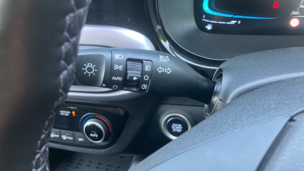 Hyundai i10 1.2 [79] Premium 5dr Auto [Nav] Petrol Hatchback - Image 24