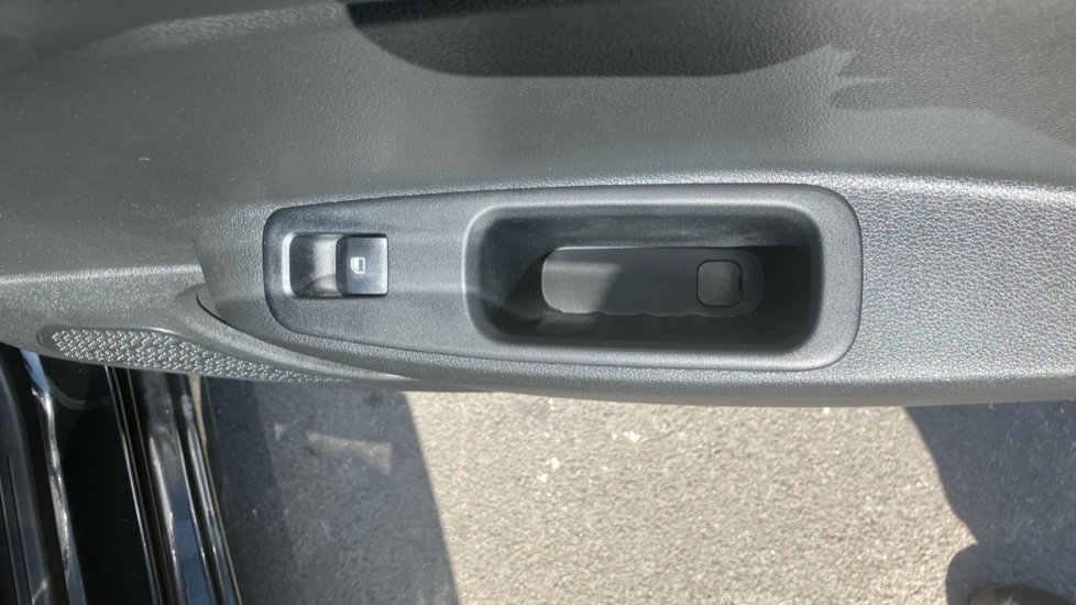 Hyundai i10 1.2 [79] Premium 5dr Auto [Nav] Petrol Hatchback - Image 34