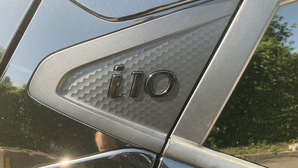 Hyundai i10 1.2 [79] Premium 5dr Auto [Nav] Petrol Hatchback - Image 41