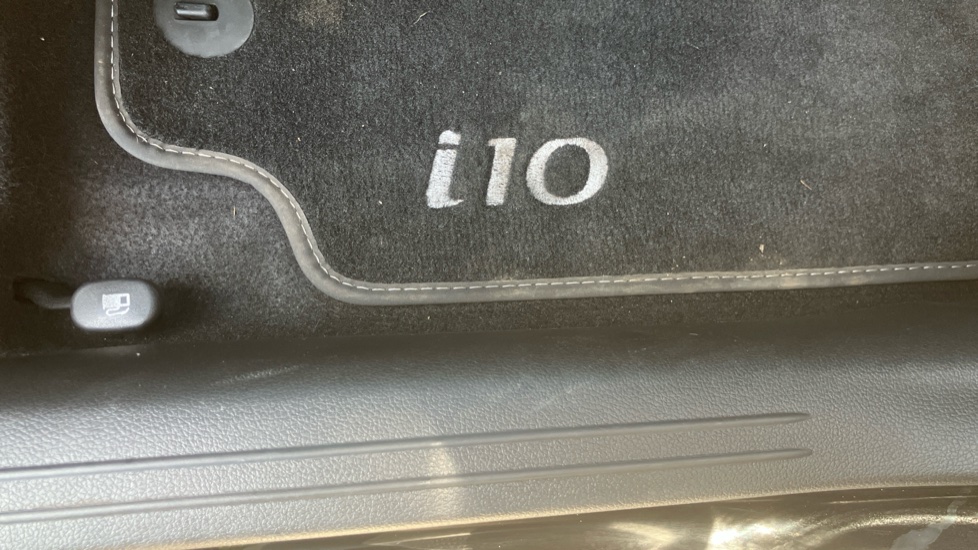 Hyundai i10 1.2 [79] Premium 5dr Auto [Nav] Petrol Hatchback - Image 47