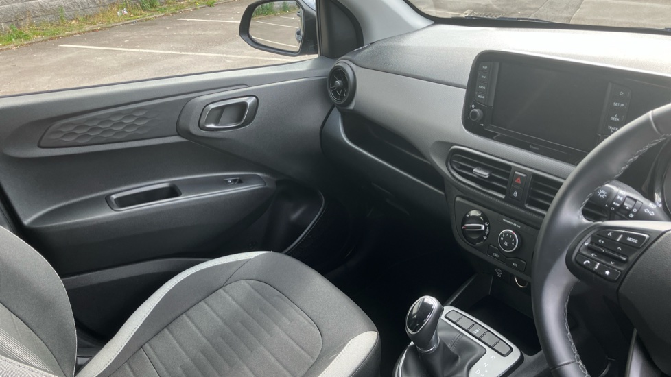 Hyundai i10 1.2 [79] Advance 5dr Auto [Nav] Petrol Hatchback - Image 14