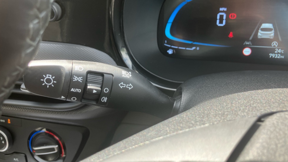Hyundai i10 1.2 [79] Advance 5dr Auto [Nav] Petrol Hatchback - Image 25