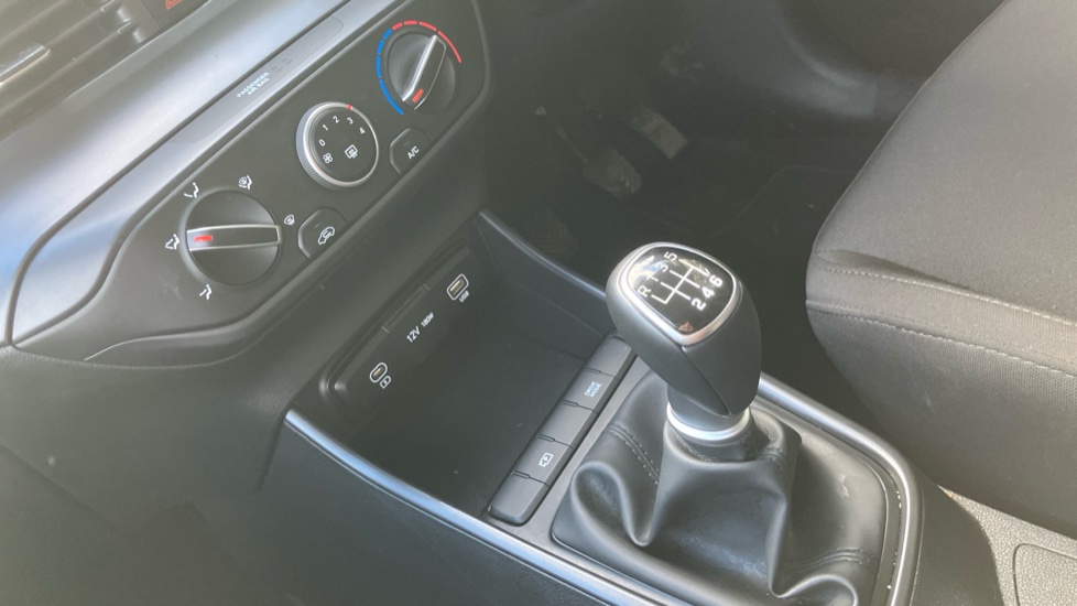 Hyundai i20 1.0T GDi Advance [Nav] 5dr Petrol Hatchback - Image 13