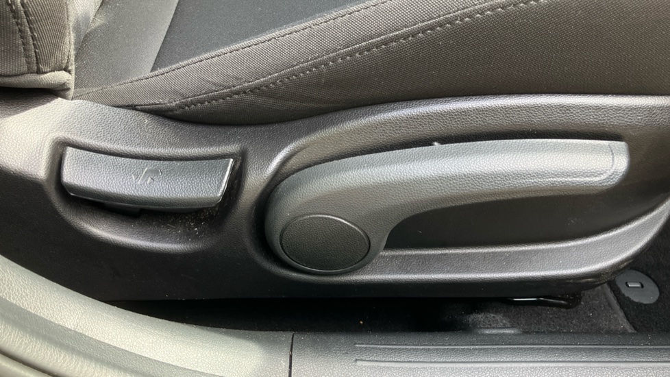 Hyundai i20 1.0T GDi Advance [Nav] 5dr Petrol Hatchback - Image 37