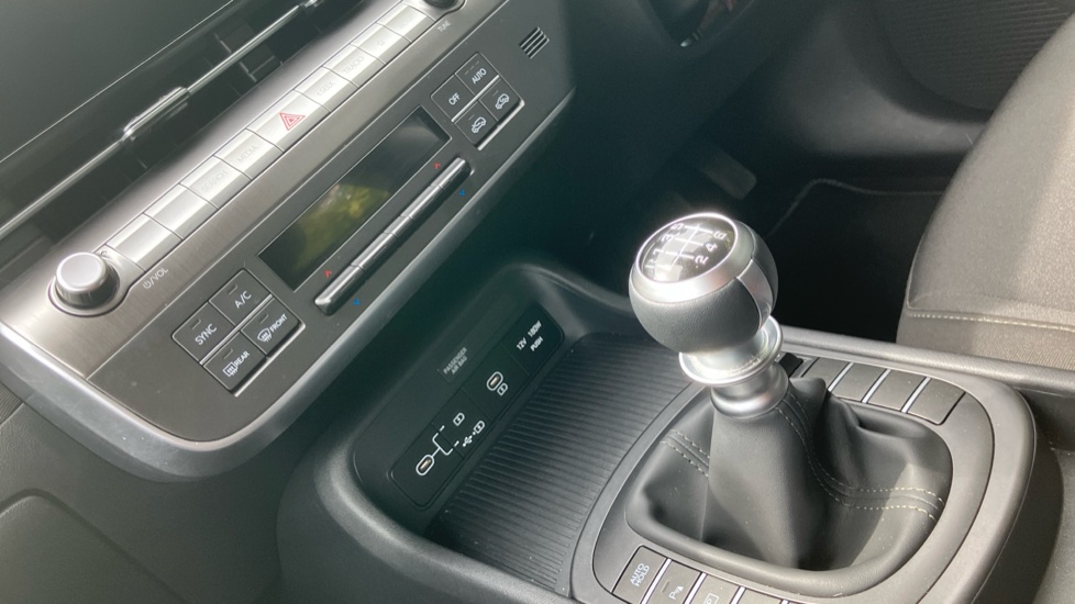 Hyundai KONA 1.6T 138 Advance 5dr Petrol Hatchback - Image 13