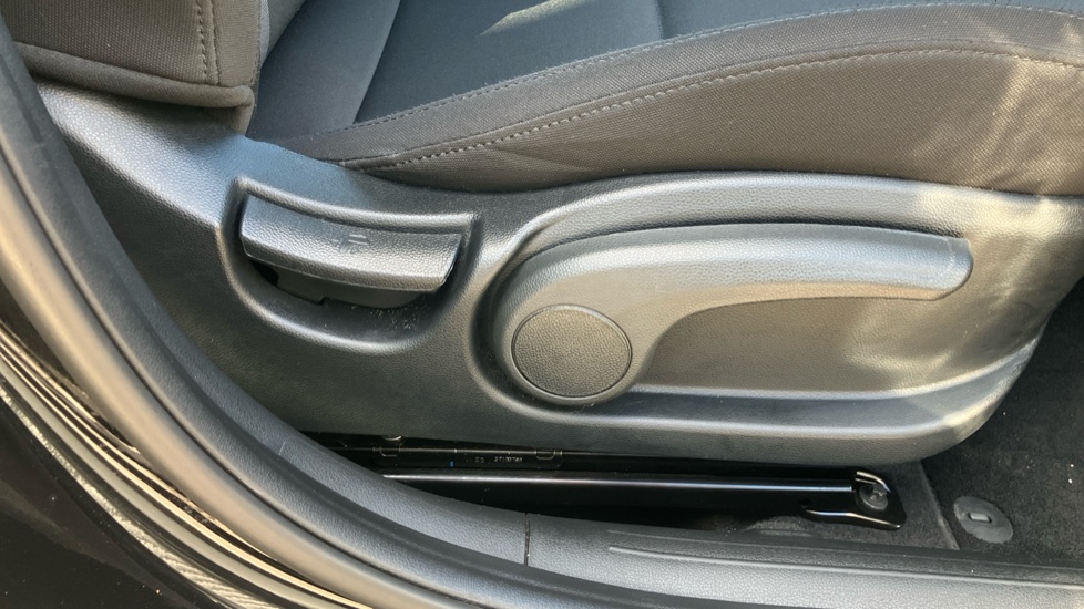 Hyundai i20 1.0T GDi Advance 5dr DCT Petrol Hatchback - Image 38