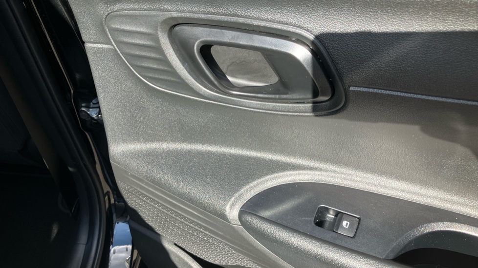 Hyundai i20 1.0T GDi Advance 5dr DCT Petrol Hatchback - Image 39