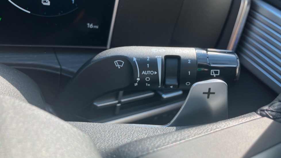 Hyundai SANTA FE 1.6 TGDi 239 Hybrid Ultimate 5dr Auto Hybrid Estate - Image 27