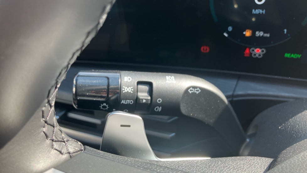 Hyundai SANTA FE 1.6 TGDi 239 Hybrid Ultimate 5dr Auto Hybrid Estate - Image 29