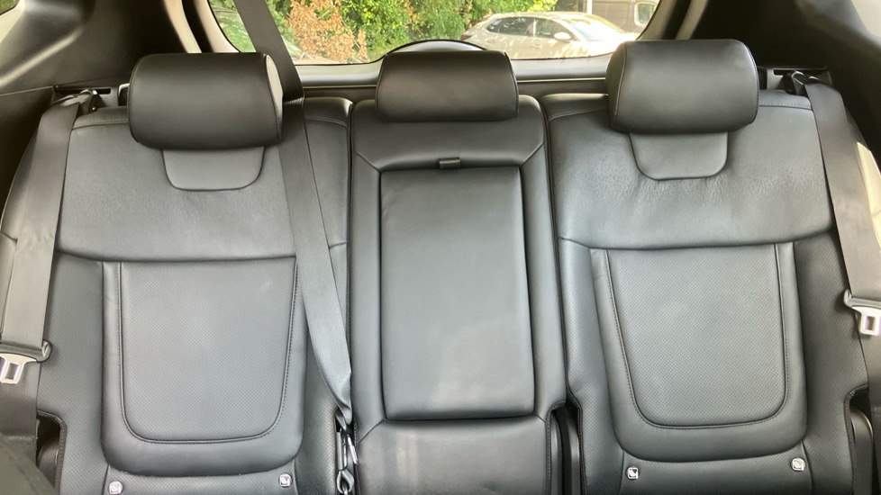 Hyundai TUCSON 1.6 TGDi Hybrid 230 Ultimate 5dr 2WD Auto Hybrid Estate - Image 15
