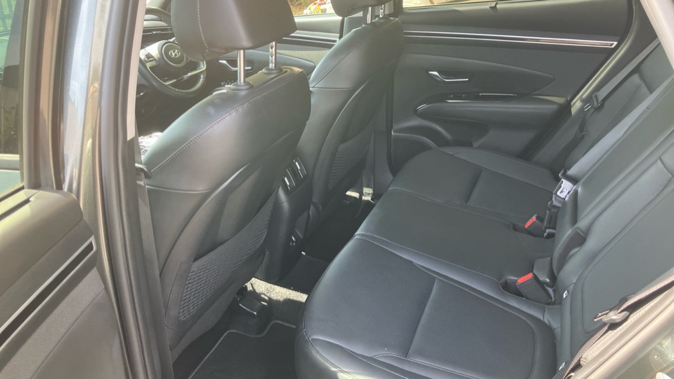 Hyundai TUCSON 1.6 TGDi Hybrid 230 Ultimate 5dr 2WD Auto Hybrid Estate - Image 16