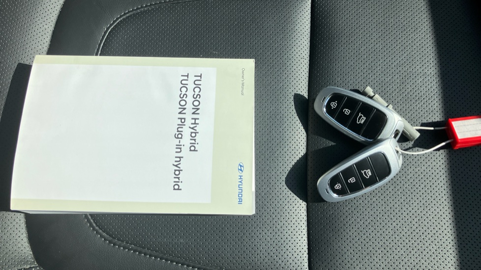 Hyundai TUCSON 1.6 TGDi Hybrid 230 Ultimate 5dr 2WD Auto Hybrid Estate - Image 19