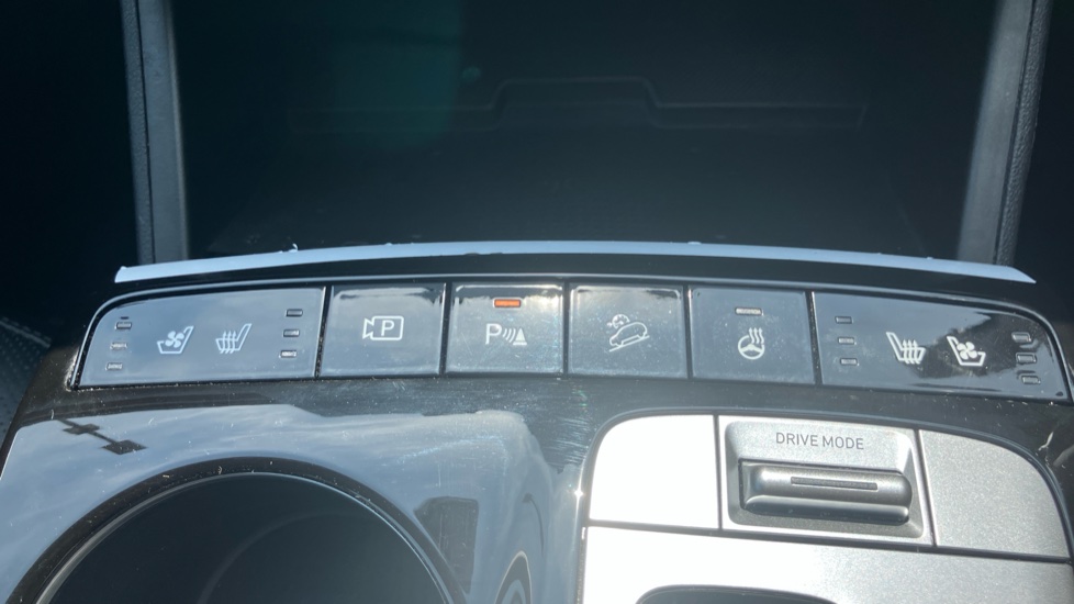 Hyundai TUCSON 1.6 TGDi Hybrid 230 Ultimate 5dr 2WD Auto Hybrid Estate - Image 30