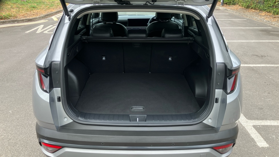 Hyundai TUCSON 1.6T 150 Premium 5dr DCT Petrol Estate - Image 4