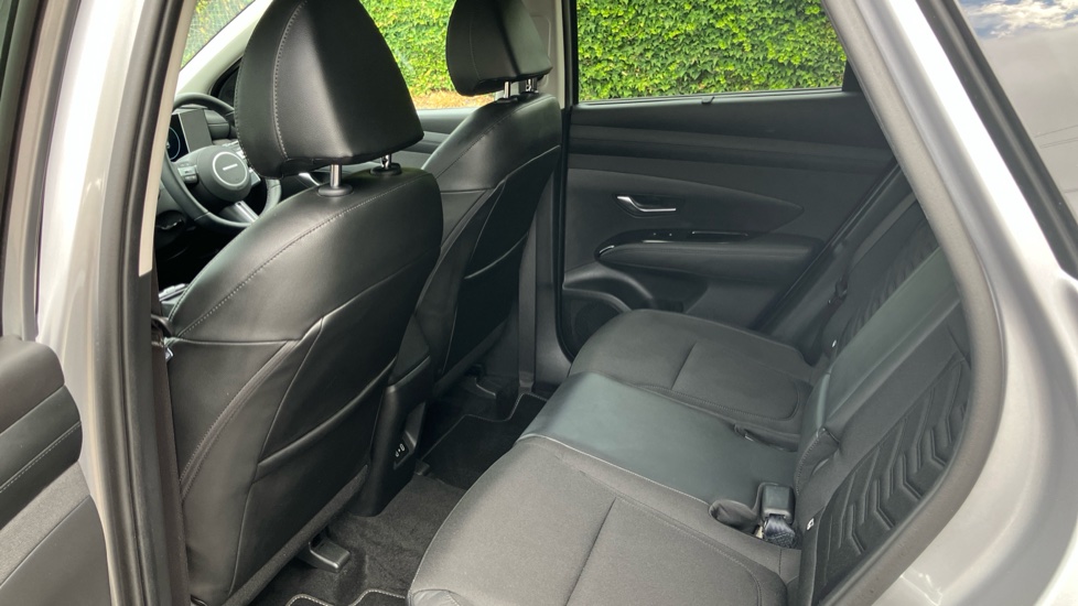 Hyundai TUCSON 1.6T 150 Premium 5dr DCT Petrol Estate - Image 16