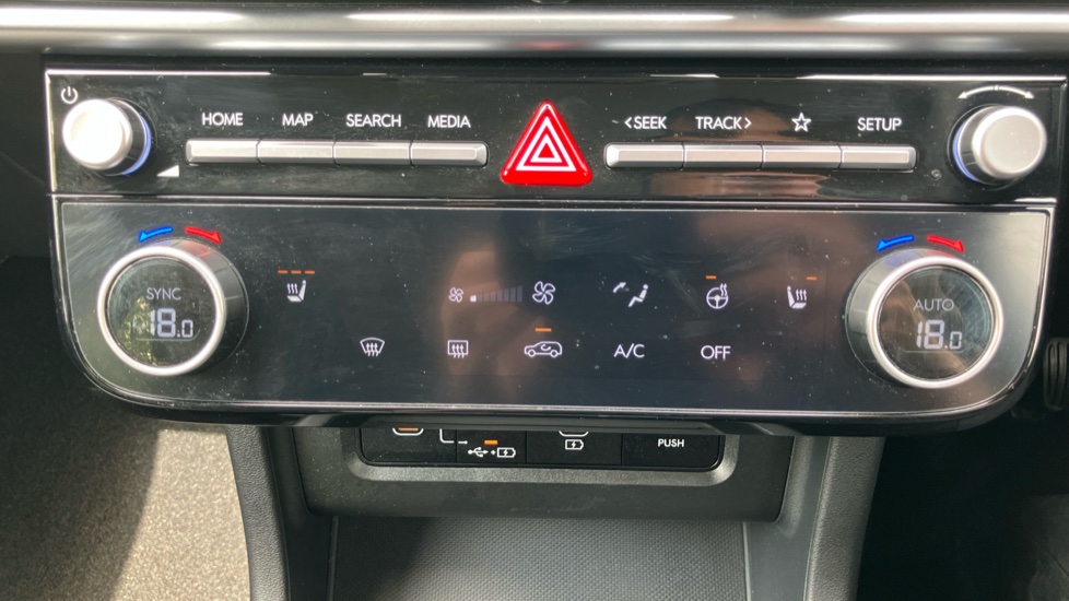 Hyundai TUCSON 1.6T 150 Premium 5dr DCT Petrol Estate - Image 32