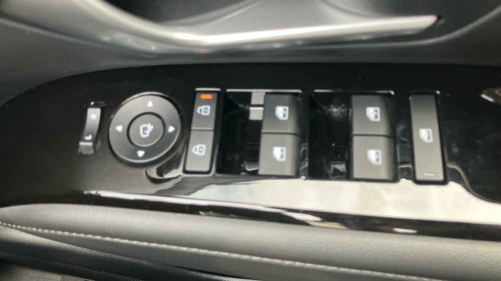 Hyundai TUCSON 1.6T 150 Premium 5dr DCT Petrol Estate - Image 40