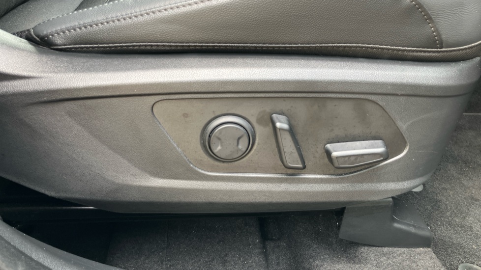 Hyundai TUCSON 1.6T 150 Premium 5dr DCT Petrol Estate - Image 42