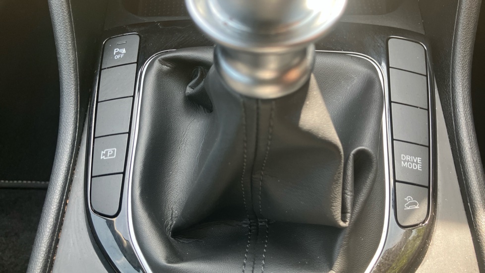 Hyundai TUCSON 1.6 TGDi SE Connect 5dr 2WD Petrol Estate - Image 30