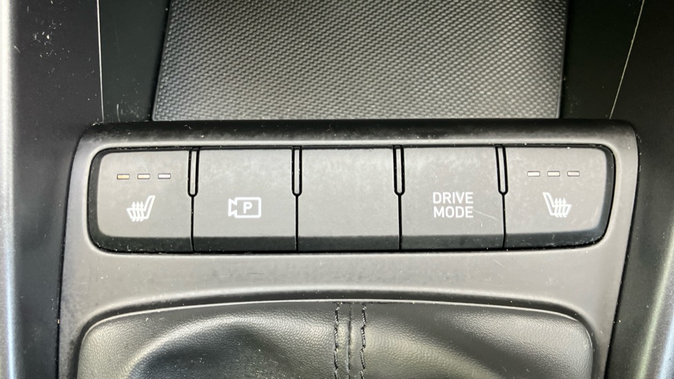 Hyundai i20 1.0T GDi 90 Black Line 5dr Petrol Hatchback - Image 31
