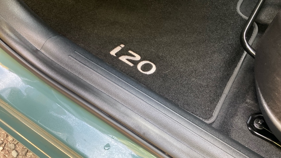 Hyundai i20 1.0T GDi 90 Black Line 5dr Petrol Hatchback - Image 47