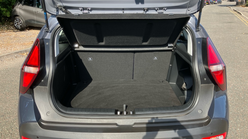 Hyundai BAYON 1.0 TGDi 48V MHEV SE Connect 5dr Petrol Hatchback - Image 4