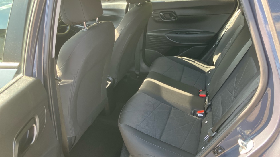 Hyundai BAYON 1.0 TGDi 48V MHEV SE Connect 5dr Petrol Hatchback - Image 16