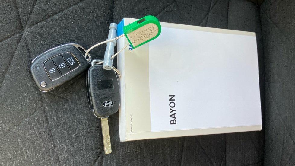 Hyundai BAYON 1.0 TGDi 48V MHEV SE Connect 5dr Petrol Hatchback - Image 19