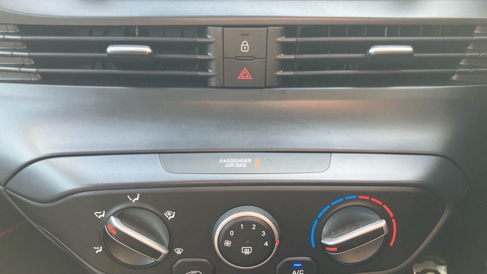 Hyundai BAYON 1.0 TGDi 48V MHEV SE Connect 5dr Petrol Hatchback - Image 28