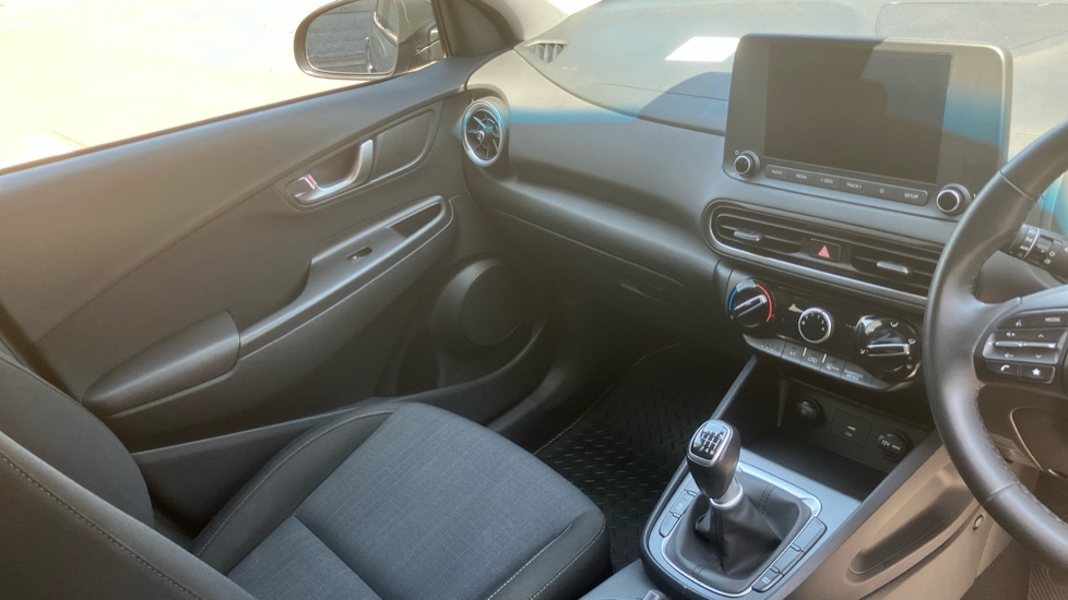 Hyundai KONA 1.0 TGDi 48V MHEV SE Connect 5dr Petrol Hatchback - Image 14