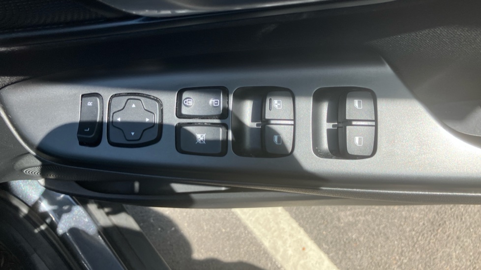 Hyundai KONA 1.0 TGDi 48V MHEV SE Connect 5dr Petrol Hatchback - Image 32