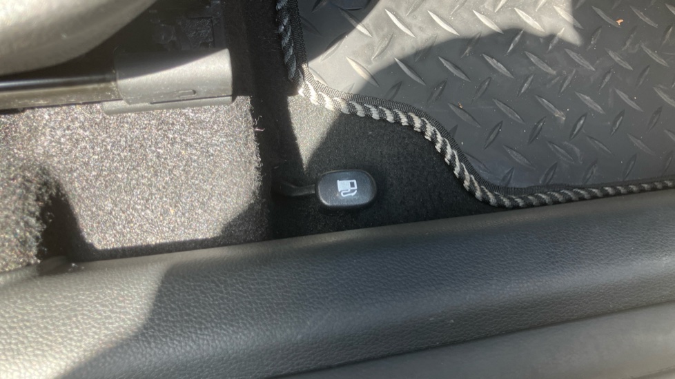 Hyundai KONA 1.0 TGDi 48V MHEV SE Connect 5dr Petrol Hatchback - Image 33