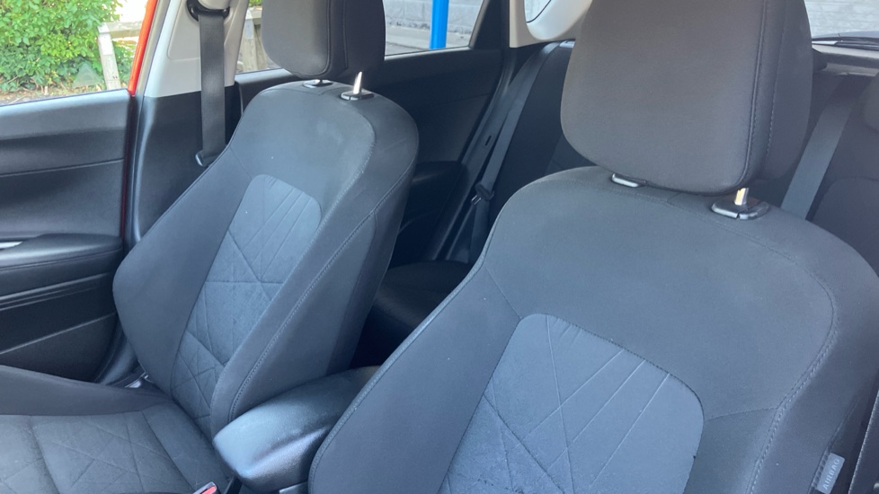 Hyundai BAYON 1.0 TGDi 48V MHEV Premium 5dr DCT Petrol Hatchback - Image 46