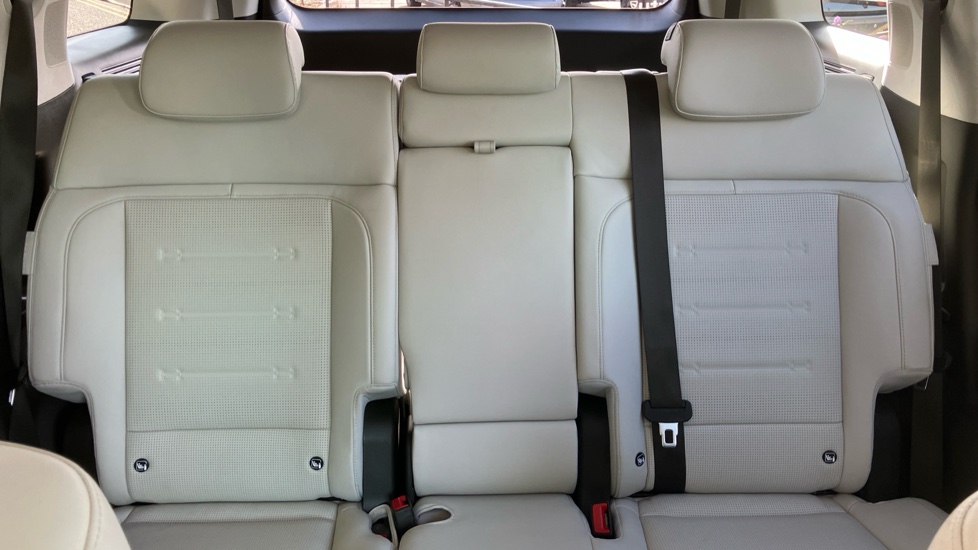 Hyundai SANTA FE 1.6 TGDi Hybrid Ultimate 5dr 4WD Auto Hybrid Estate - Image 15