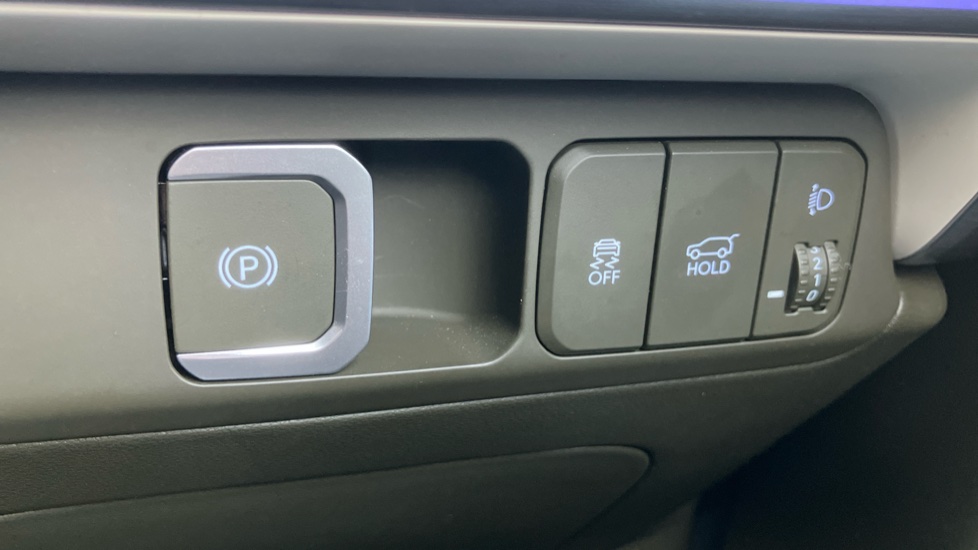 Hyundai SANTA FE 1.6 TGDi Hybrid Ultimate 5dr 4WD Auto Hybrid Estate - Image 38