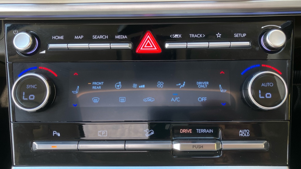 Hyundai SANTA FE 1.6 TGDi Hybrid Ultimate 5dr 4WD Auto Hybrid Estate - Image 41
