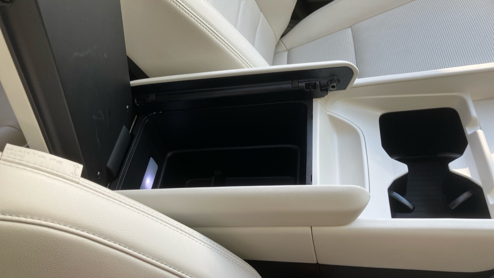 Hyundai SANTA FE 1.6 TGDi Hybrid Ultimate 5dr 4WD Auto Hybrid Estate - Image 43
