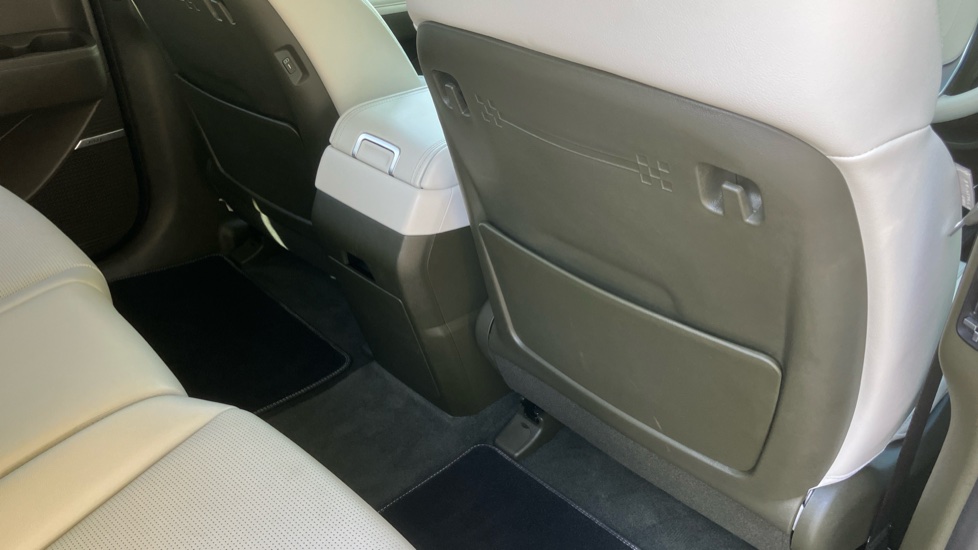 Hyundai SANTA FE 1.6 TGDi Hybrid Ultimate 5dr 4WD Auto Hybrid Estate - Image 57
