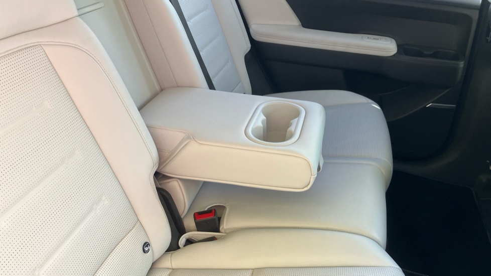 Hyundai SANTA FE 1.6 TGDi Hybrid Ultimate 5dr 4WD Auto Hybrid Estate - Image 60