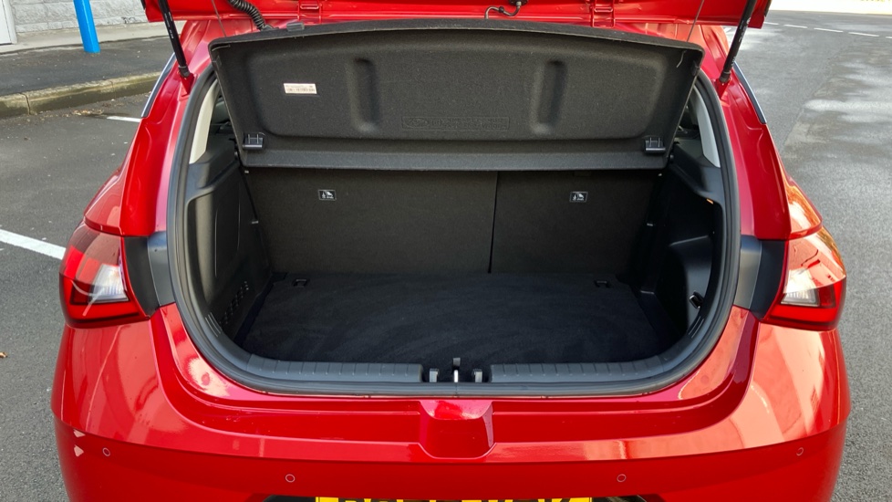 Hyundai i20 1.0T GDi 48V MHD Premium 5dr DCT Petrol Hatchback - Image 4