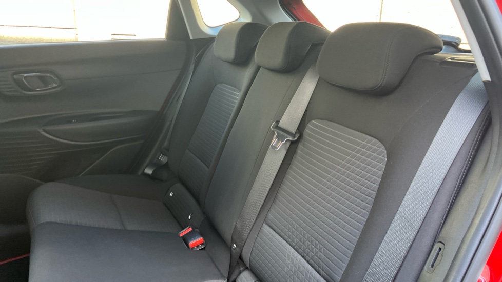 Hyundai i20 1.0T GDi 48V MHD Premium 5dr DCT Petrol Hatchback - Image 16