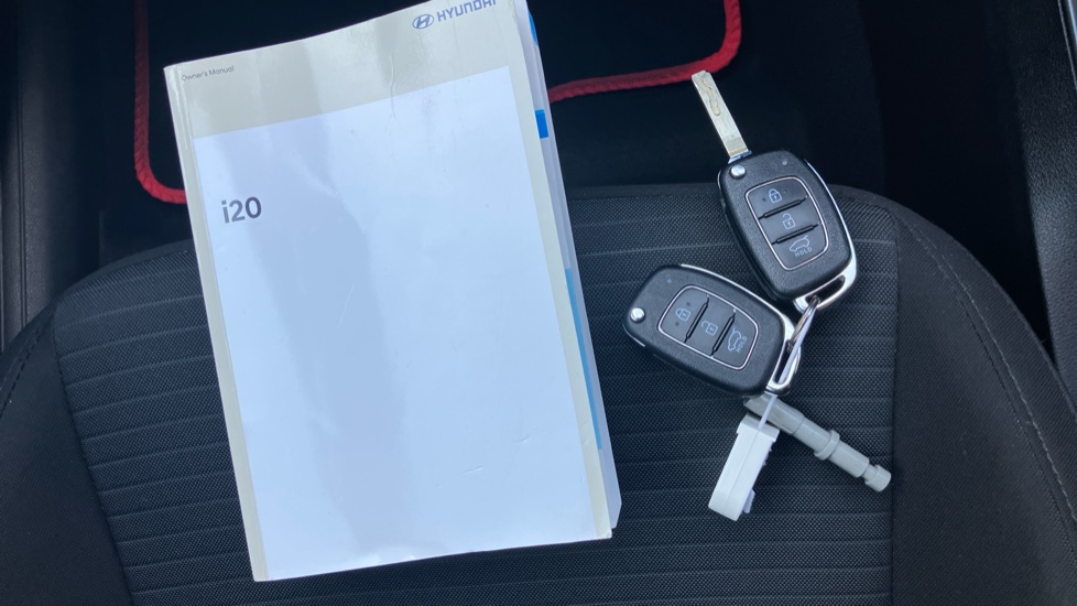 Hyundai i20 1.0T GDi 48V MHD Premium 5dr DCT Petrol Hatchback - Image 19